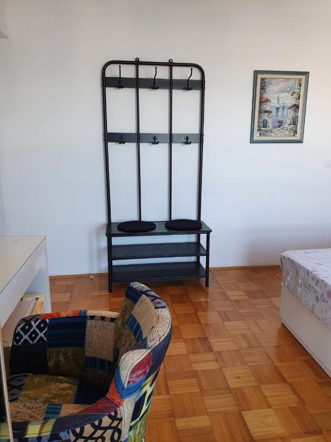 Room Novakovic บีโอกราดนาโมรู ภายนอก รูปภาพ