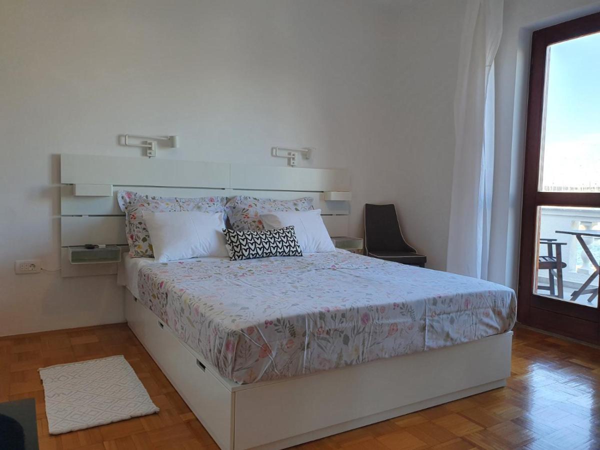 Room Novakovic บีโอกราดนาโมรู ภายนอก รูปภาพ
