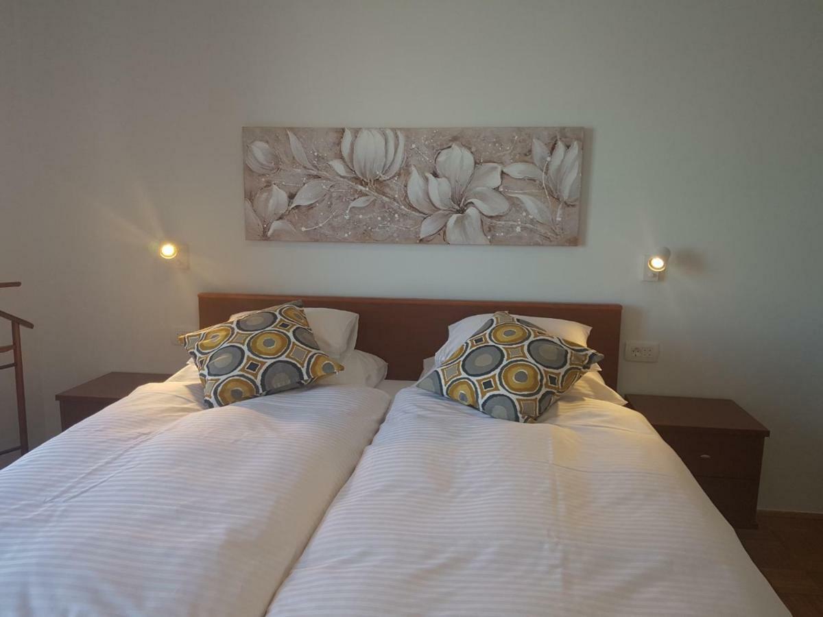 Room Novakovic บีโอกราดนาโมรู ภายนอก รูปภาพ